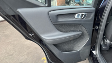 Volvo Xc40 2.0 T4 Momentum 5dr AWD Geartronic Petrol Estate